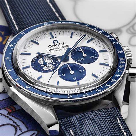 omega speedmaster 'silver snoopy award' 50th anniversary|omega speedmaster professional snoopy.